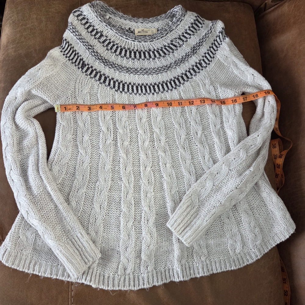 Hollister Gray Crew Neck Sweater with Cable Knit and Nordic Pattern